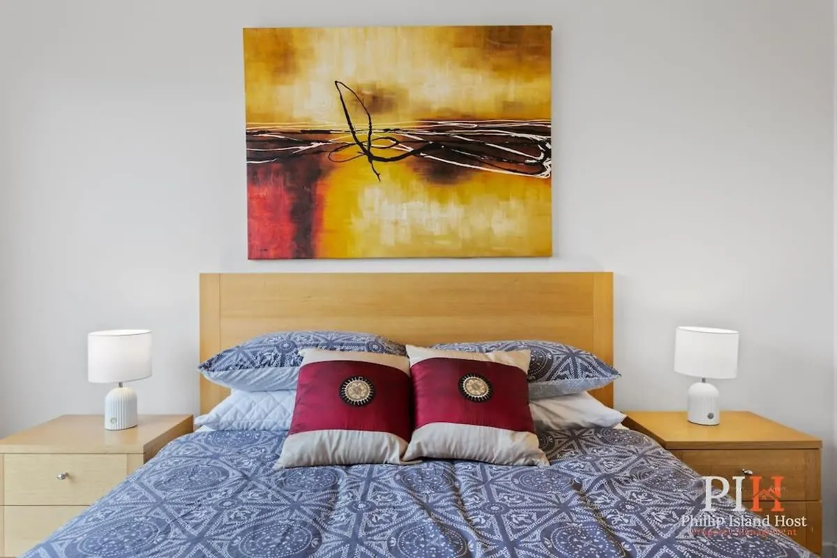 Spacious 4-bd In Sleeps 8 Holiday home Cowes