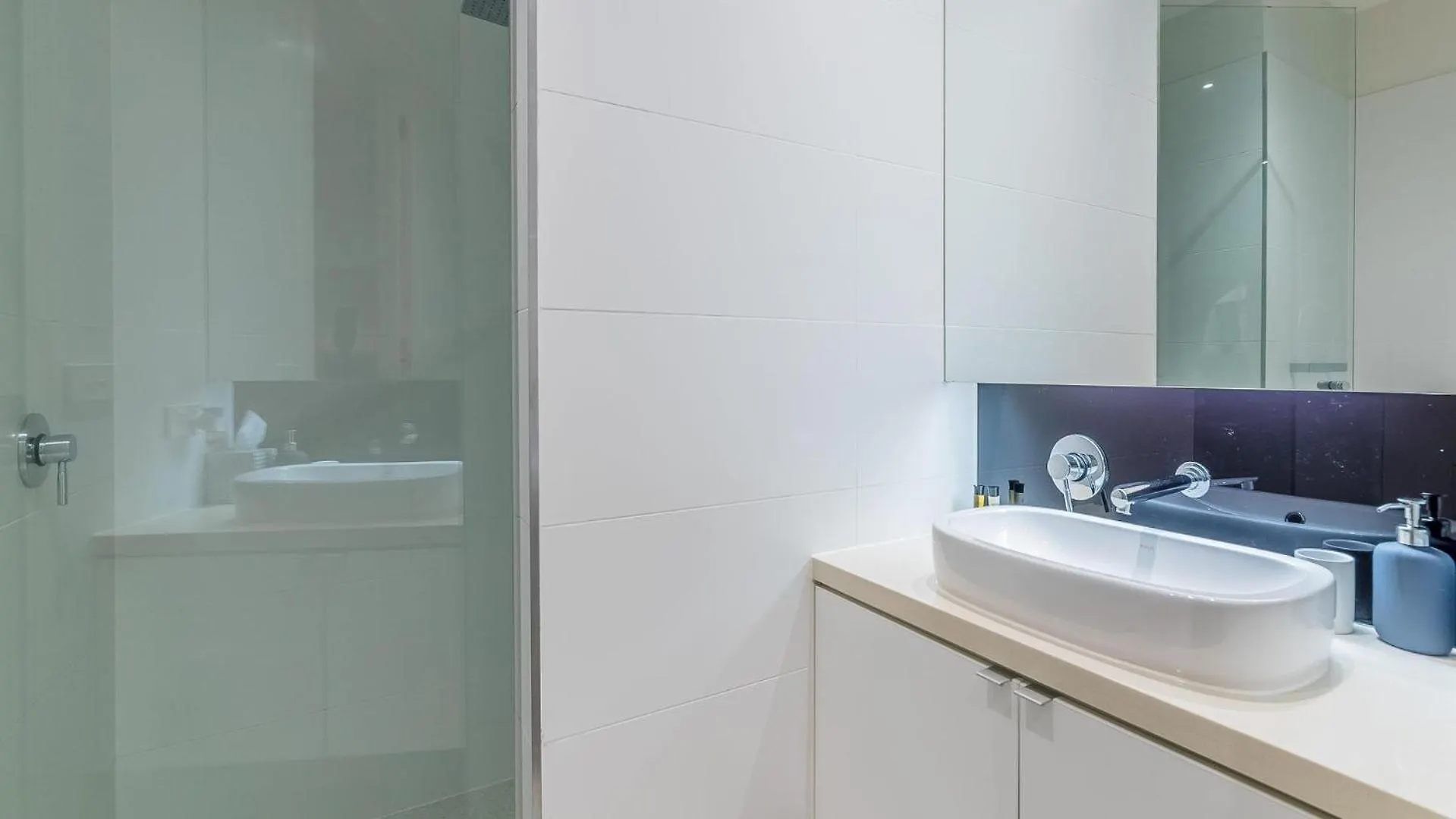 9/4 The Esplanade, - Cscape Apartment