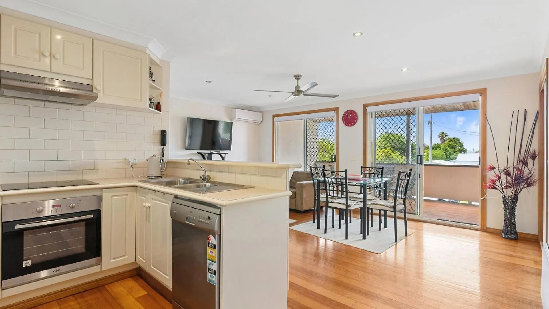 2 At 8-10 Forrest Avenue * Newhaven