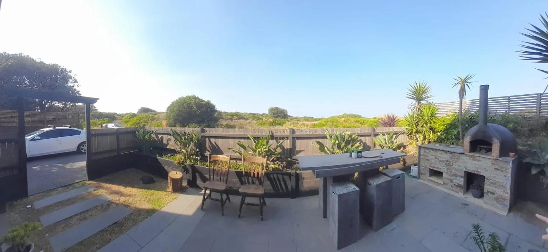Beachfront Surfers Retreat *