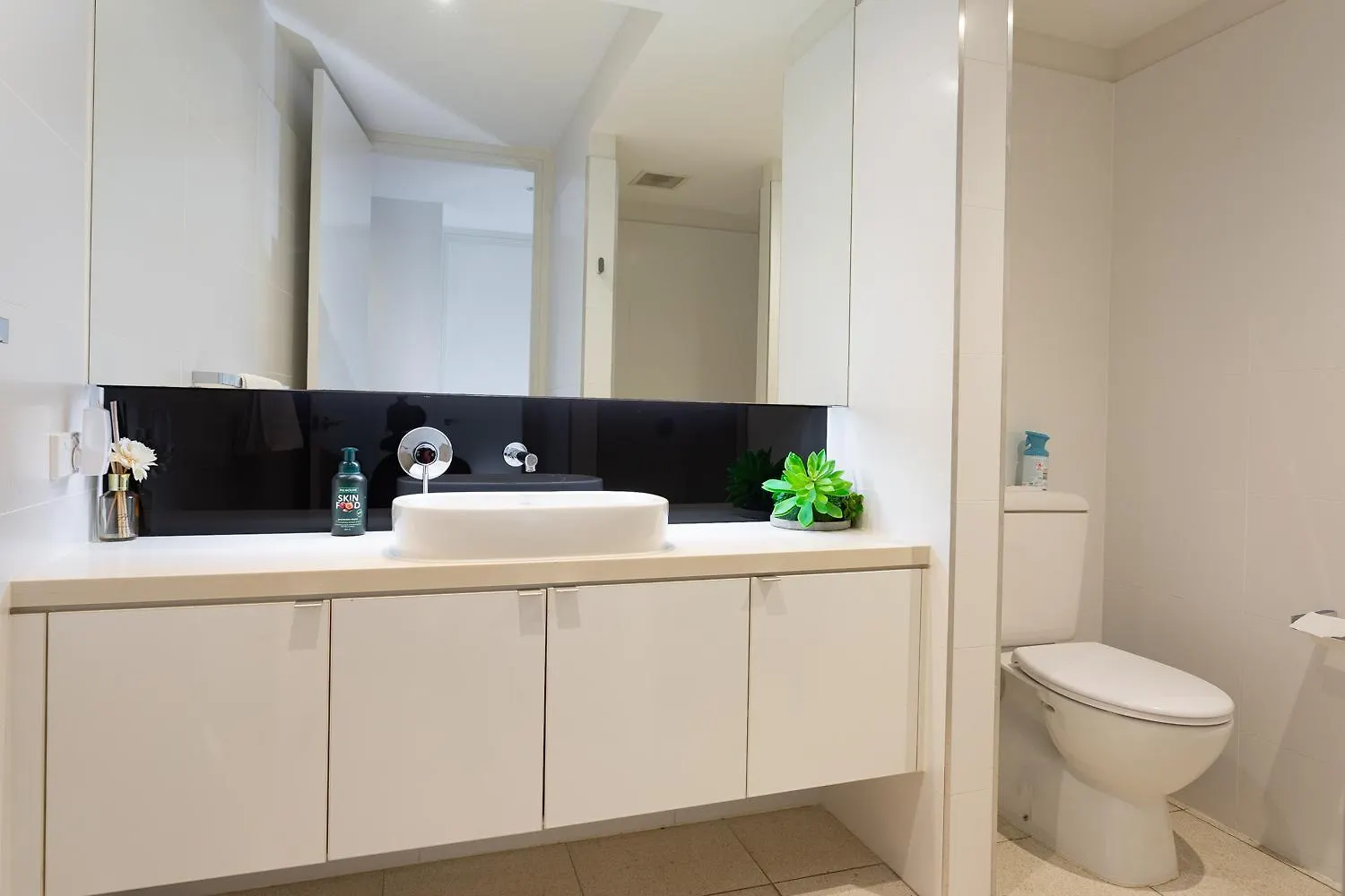 C-Scape Water Front Apartment *
