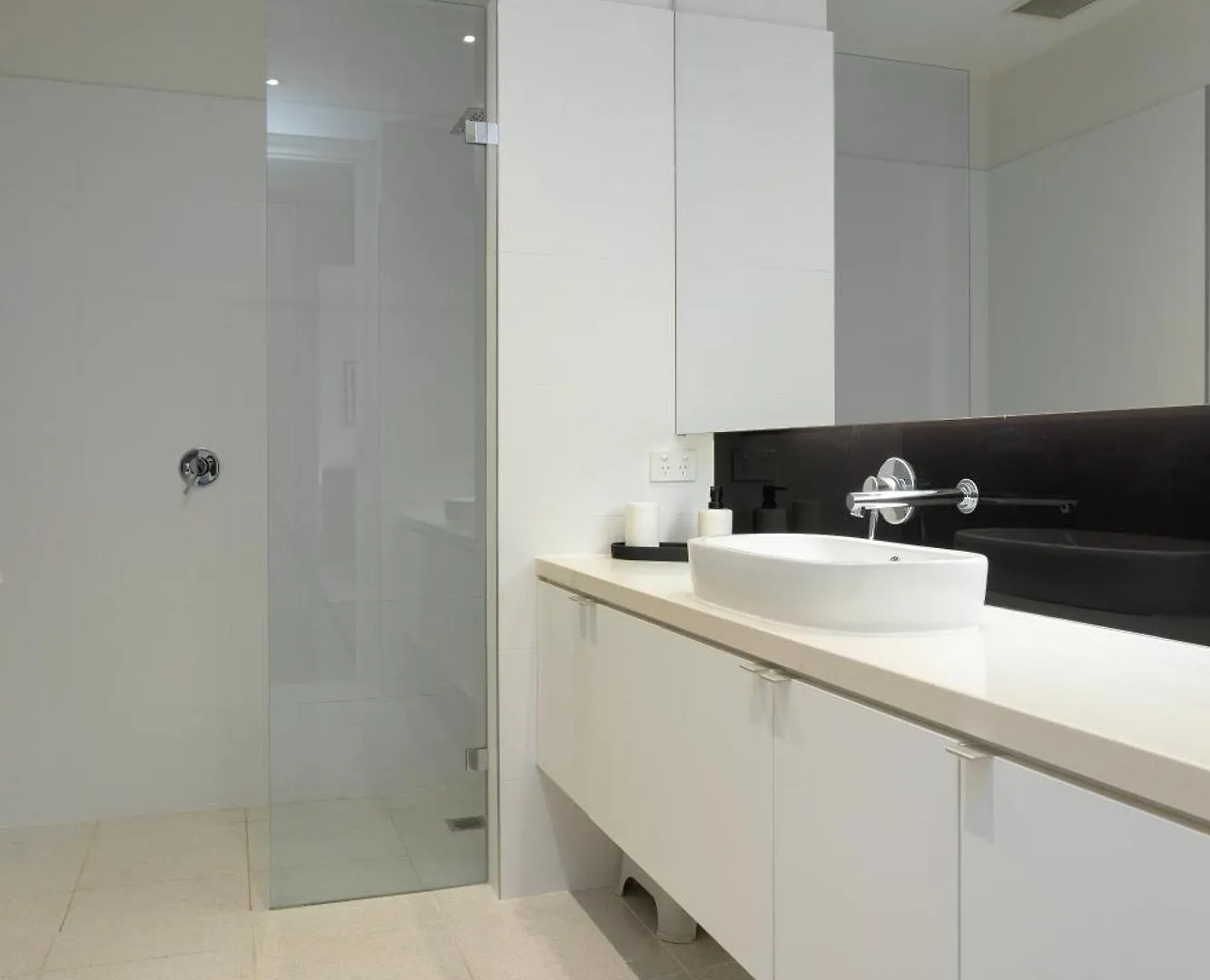 C-scape Penthouse - Front Апартаменты Коув