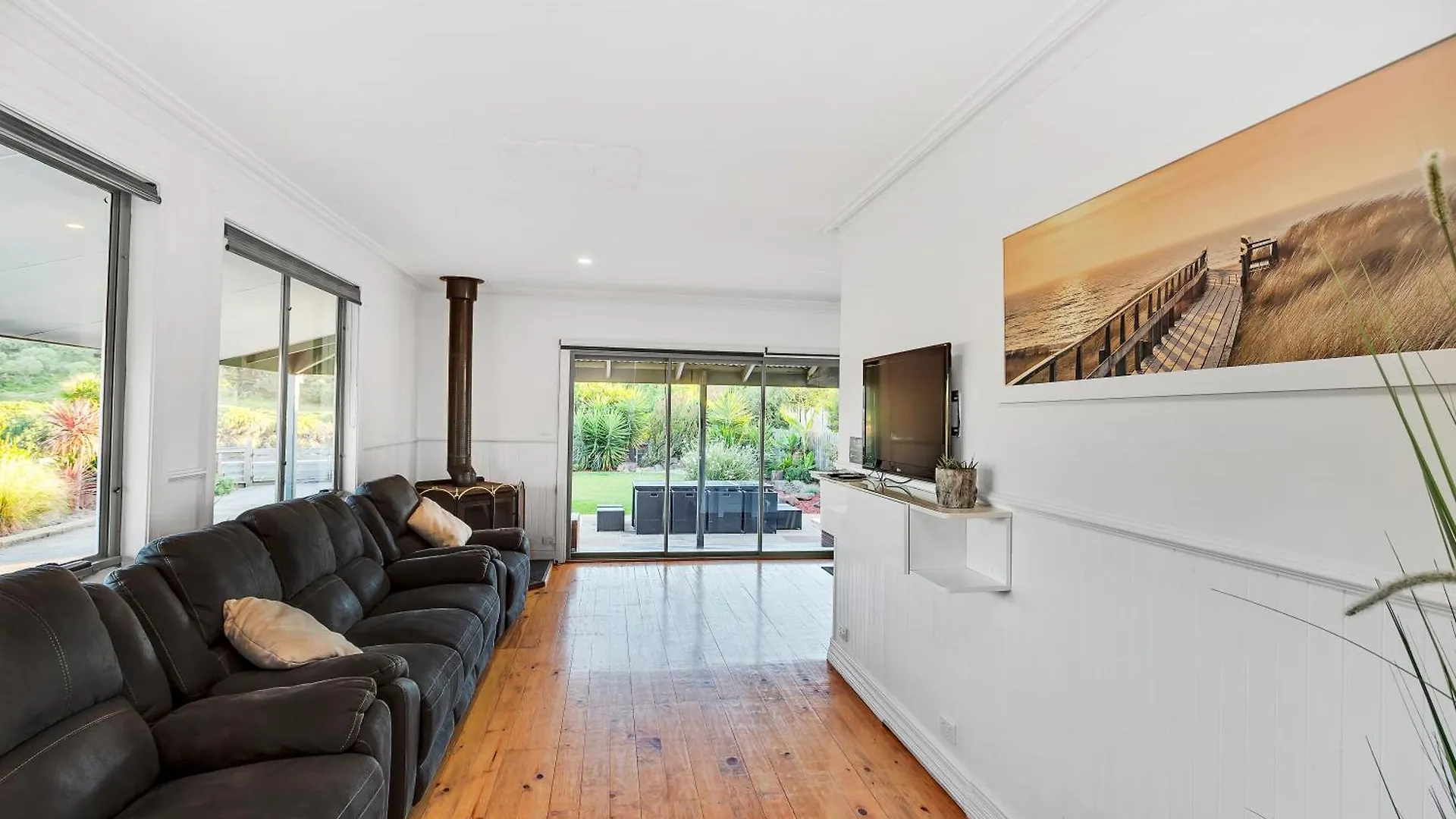 Island Escape With 12m Indoor Pool Holiday home *