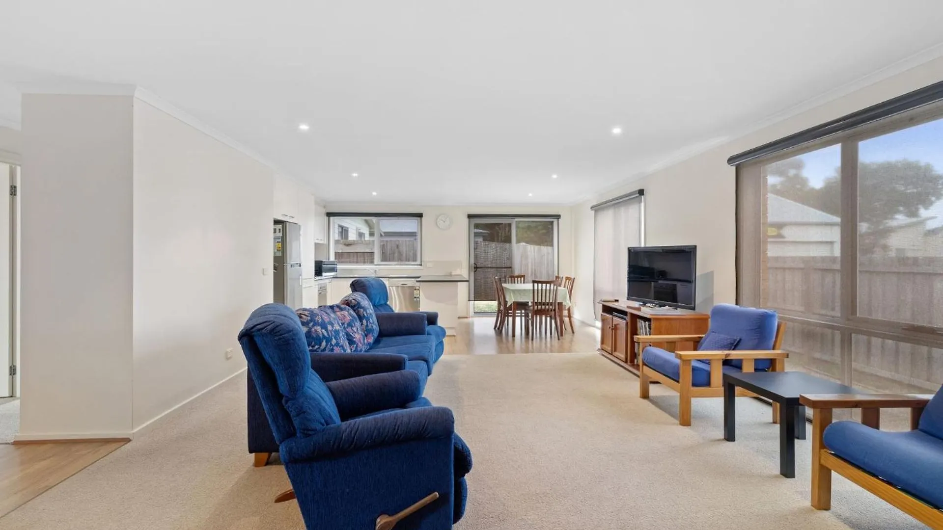 3 Of 45 Jenner Avenue *