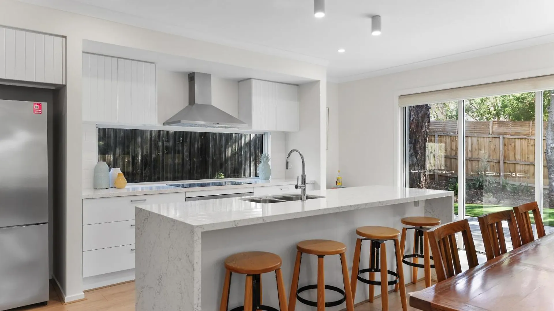 Raywood Coastal Retreat By Ready Set *