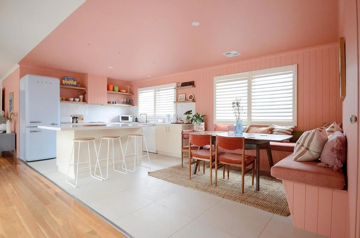 Funky Family Coastal Retreat In A Perfect Location Holiday home