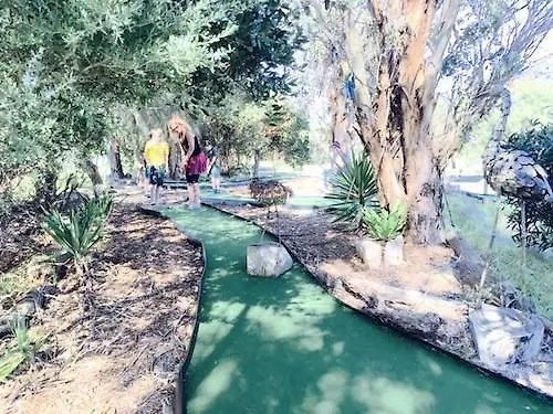 Aussie Golf Ranch 4* Cowes