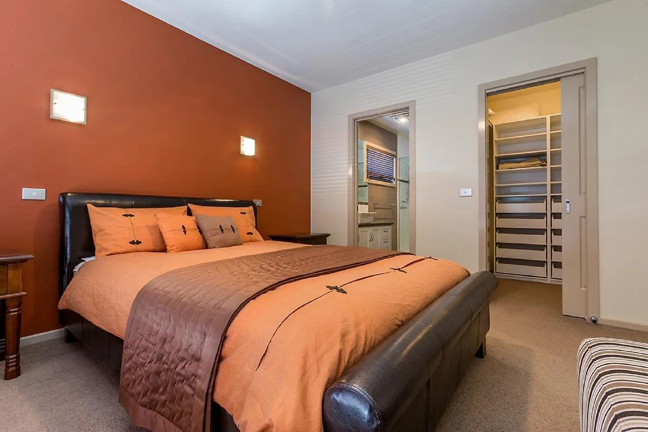 Holiday home Broadwater By The - With Heated Outdoor