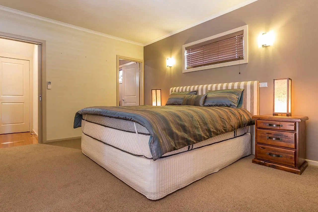 Broadwater By The - With Heated Outdoor Holiday home *