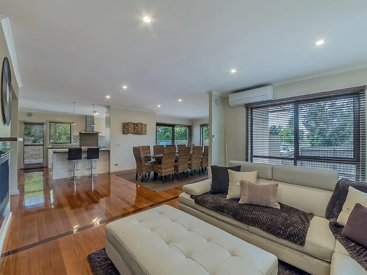 Broadwater By The - With Heated Outdoor Cowes
