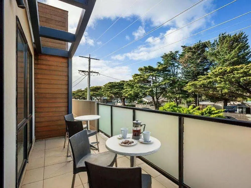 Apartment Oceanic On Thompson *