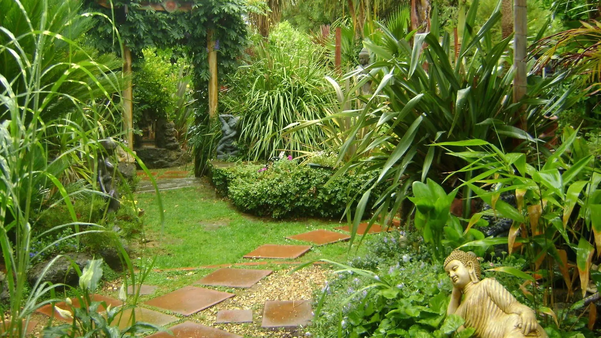 Seas The Day Bed & Breakfast 4*