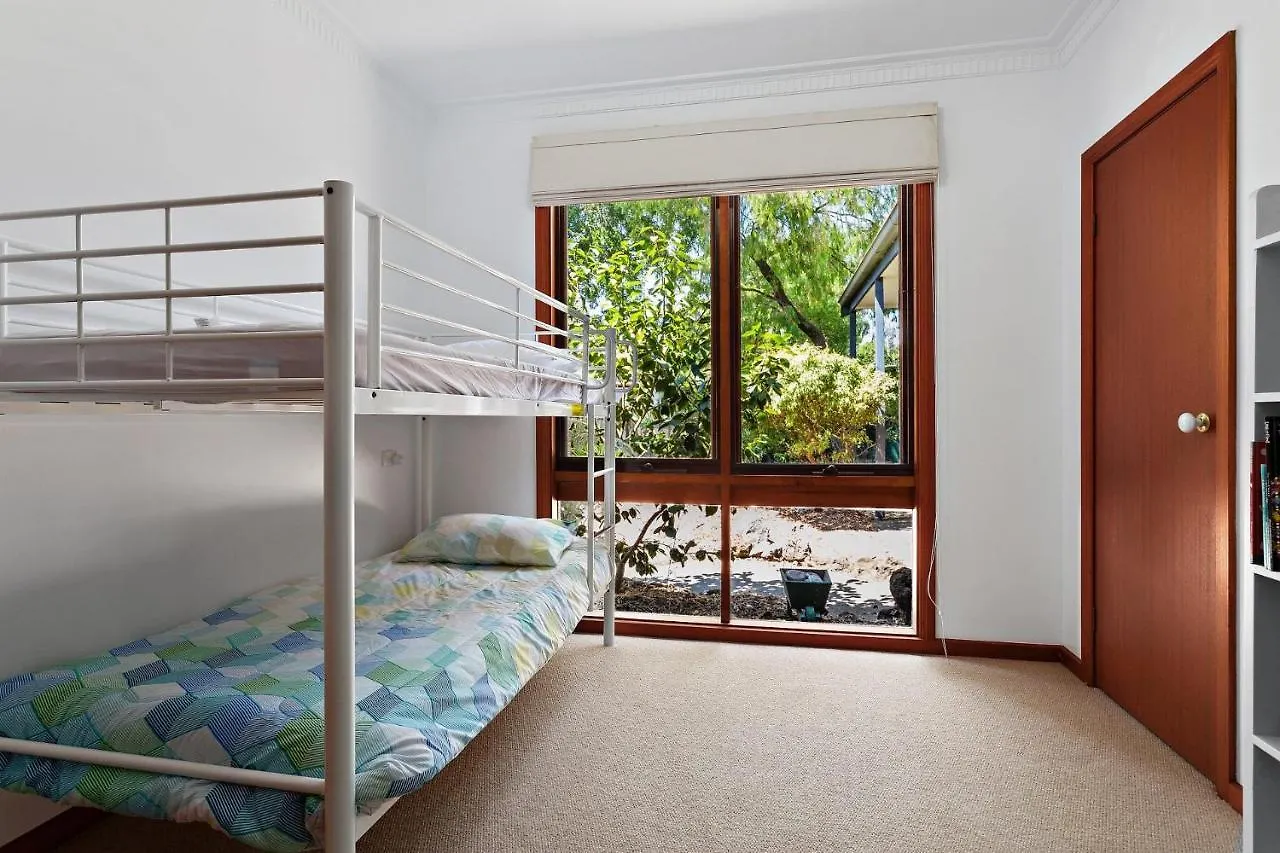 Apartment 1 Gordon St, - Kenros House *