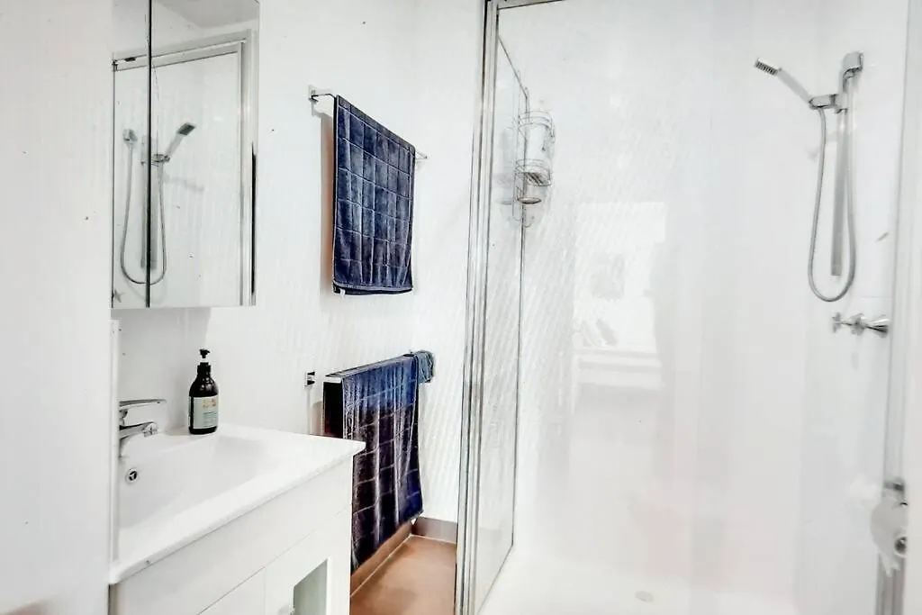 Modern 3 Bedroom Apartment, Beach, Surf & Shops Cape Woolamai