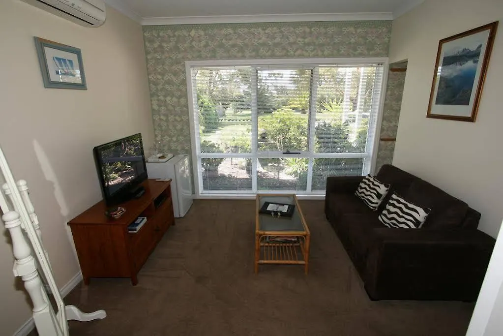 Silver Waters Bed & Breakfast 4*