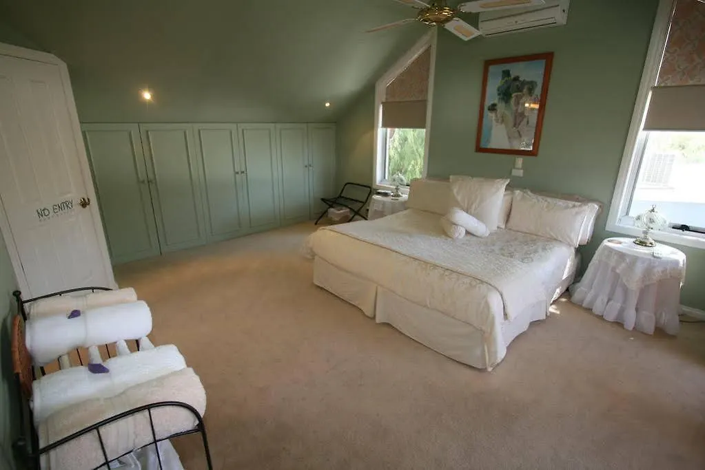 Bed & Breakfast Silver Waters 4*