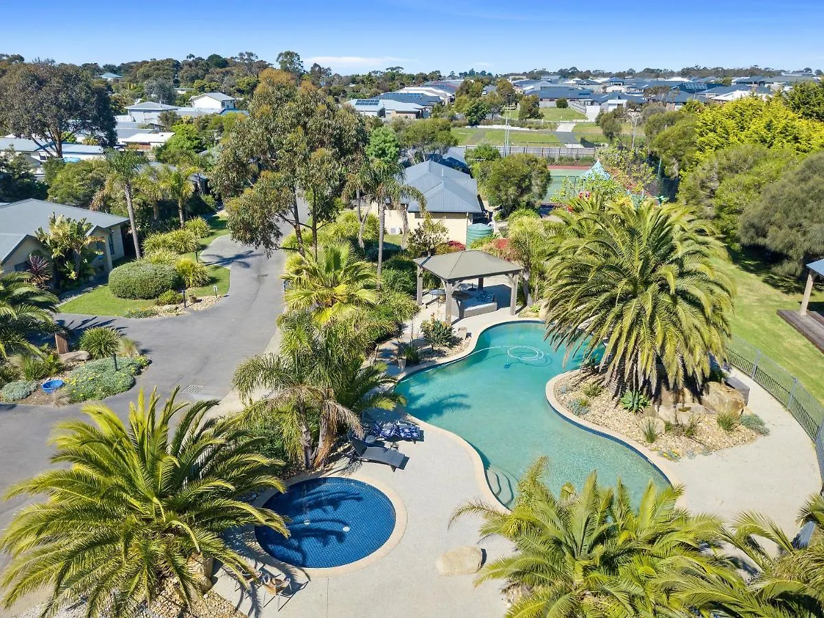 فيلة Island Cove