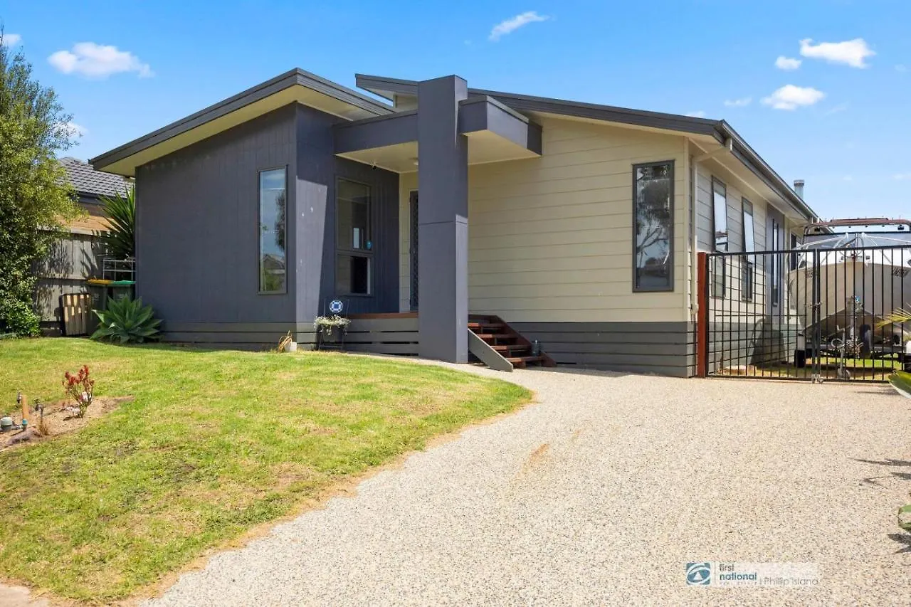 2 Thruxton St Cowes