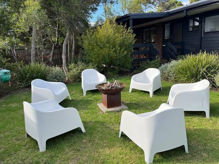 Casa Rossi - Coastal Gem Only 300 Metres From The Beautiful Red Rocks - Cowes, Phillip Island *