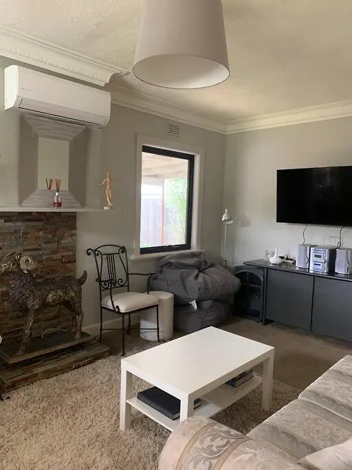 Holy Cowes! - Close To The Shops And Tatil Evi