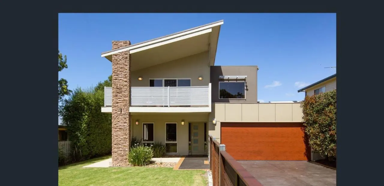 Casa de Férias Grand Escape Mckenzie - Solar Heated Pool Wifi, Netflix 5 Bdrm 4bthrm, Free 8kw Ev Chging *