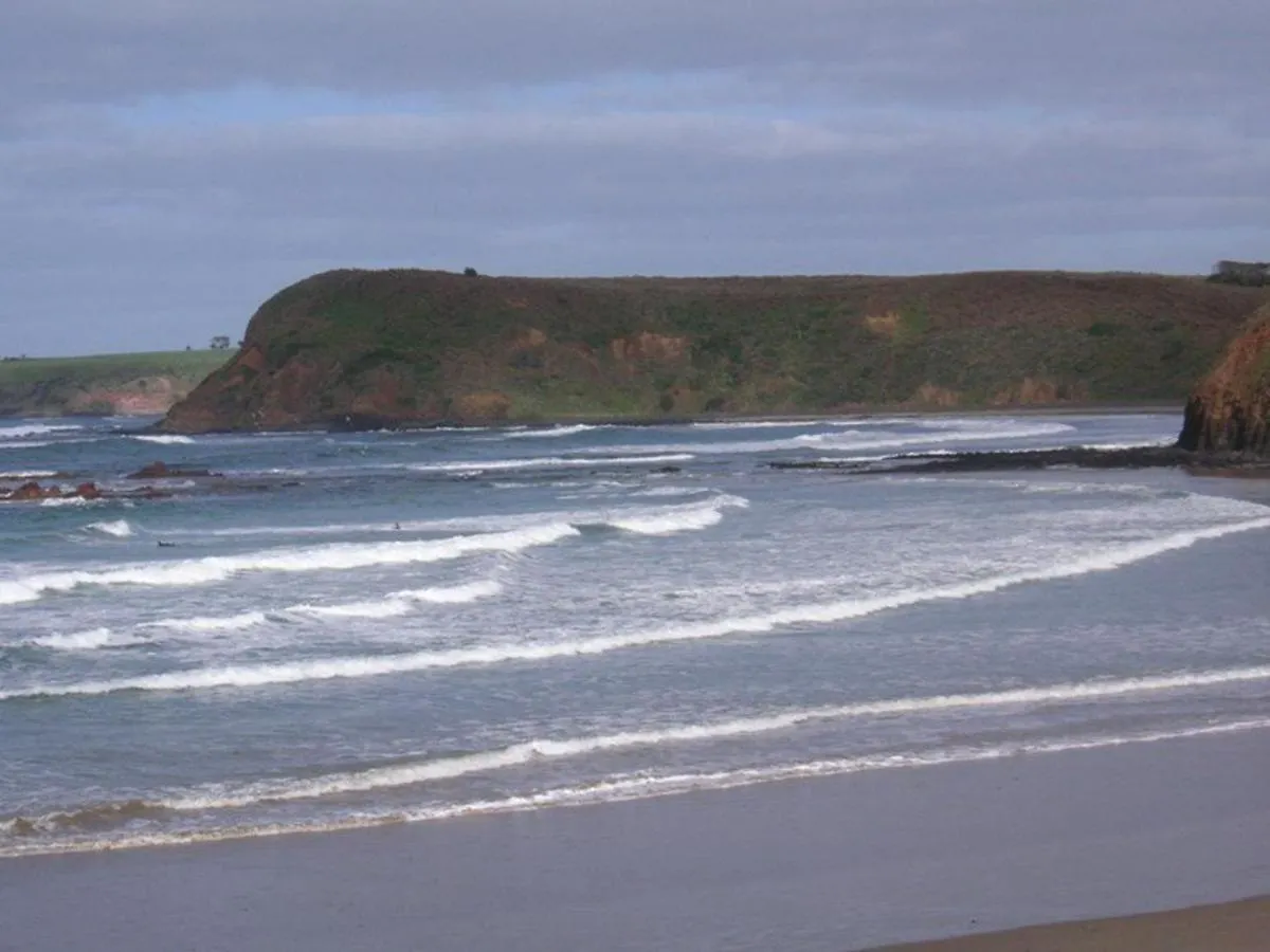 135 Back Road * Smiths Beach
