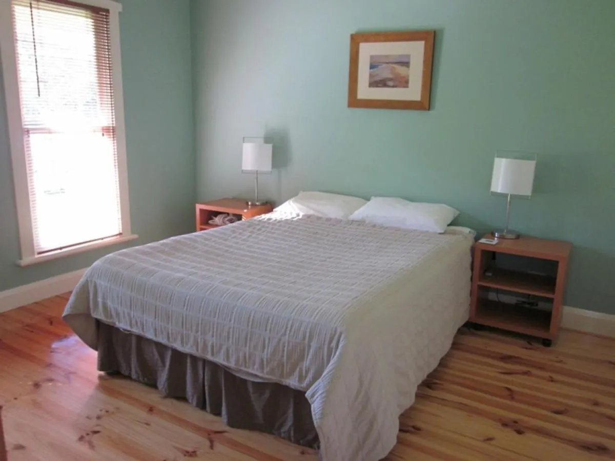 14 Mclardy Courtes * Cowes