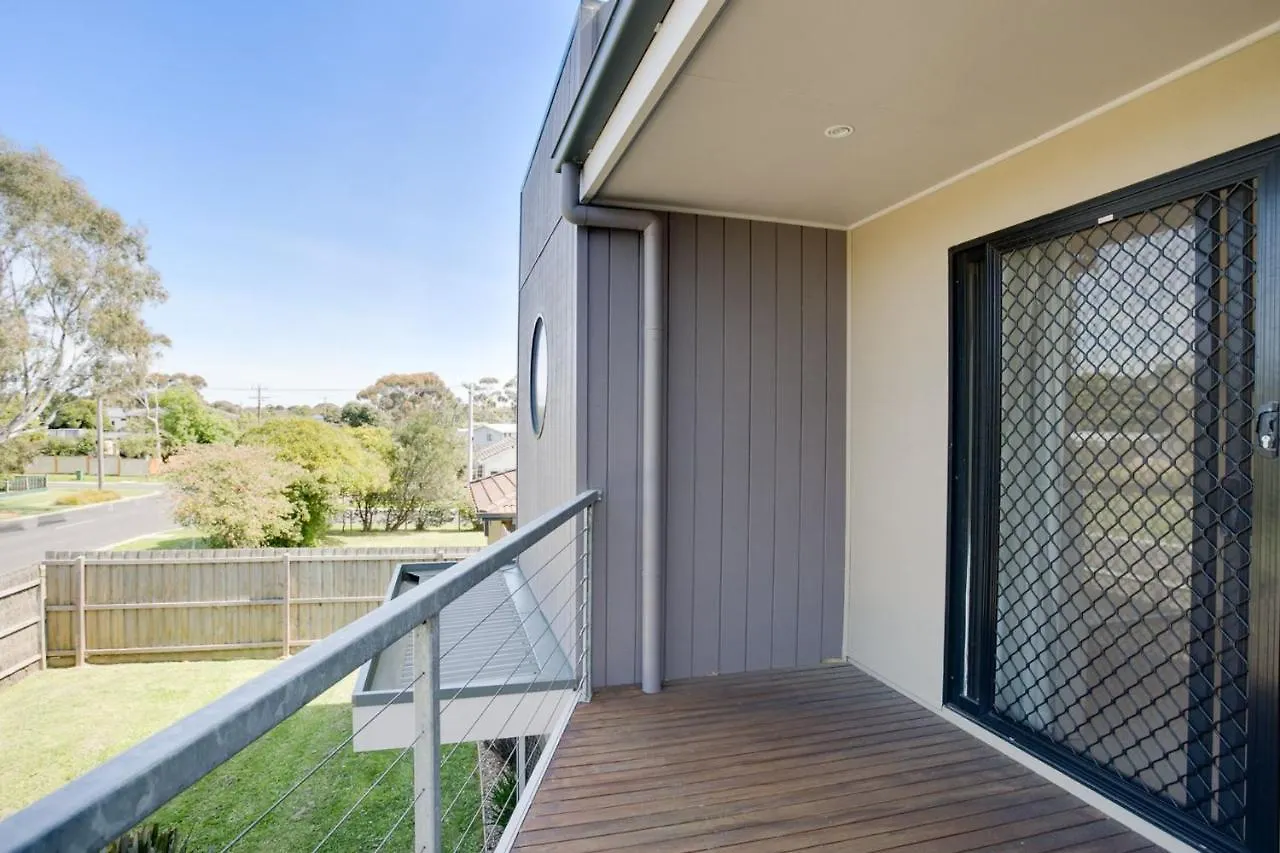 Getaway On Church Phillip Island 度假居 卡尔斯