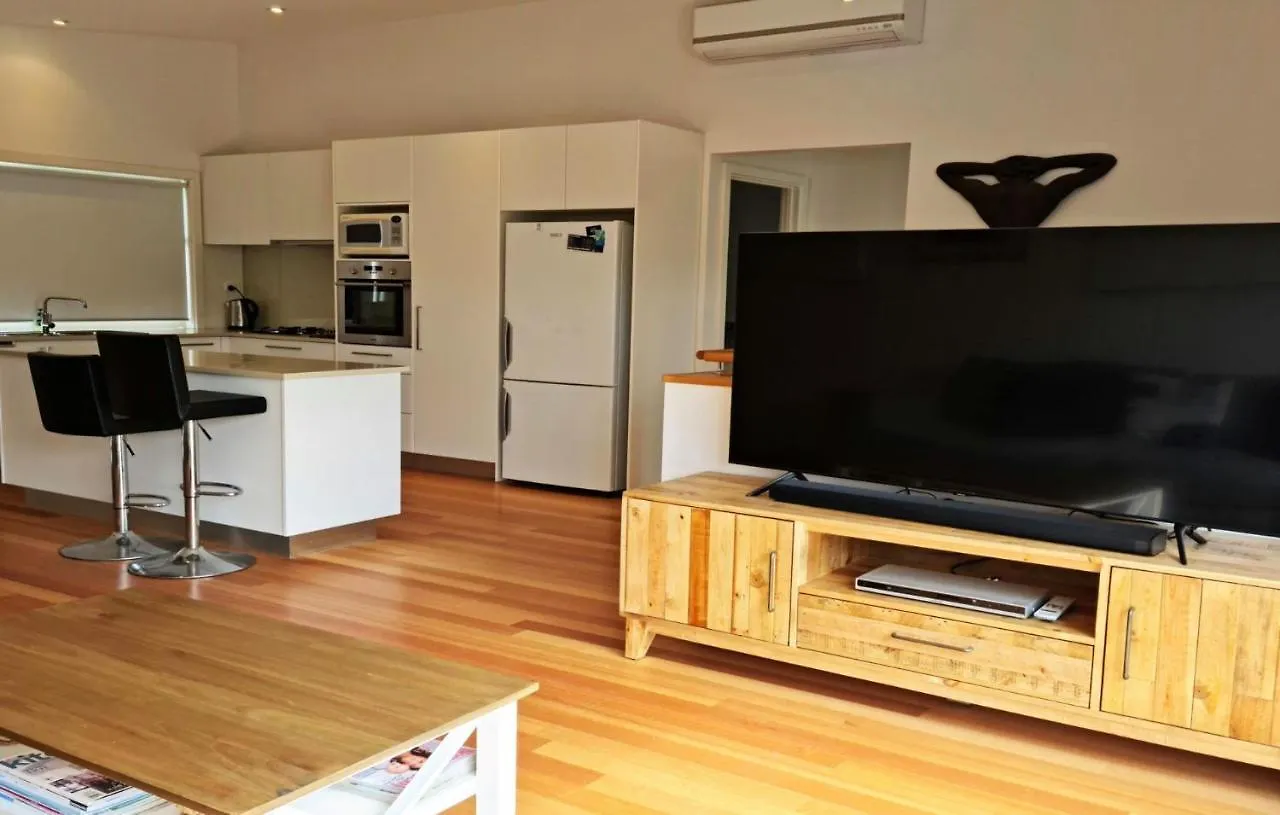 Casa de Férias Unit 2 At 49 Barramundi Avenue Smiths *