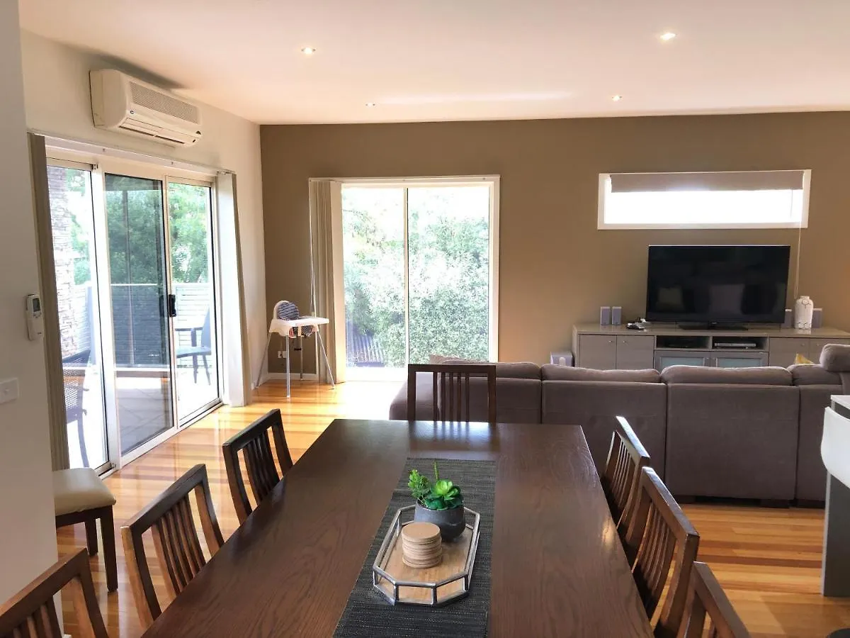Casa de Férias Grand Escape Mckenzie - Solar Heated Pool Wifi, Netflix 5 Bdrm 4bthrm, Free 8kw Ev Chging Cowes