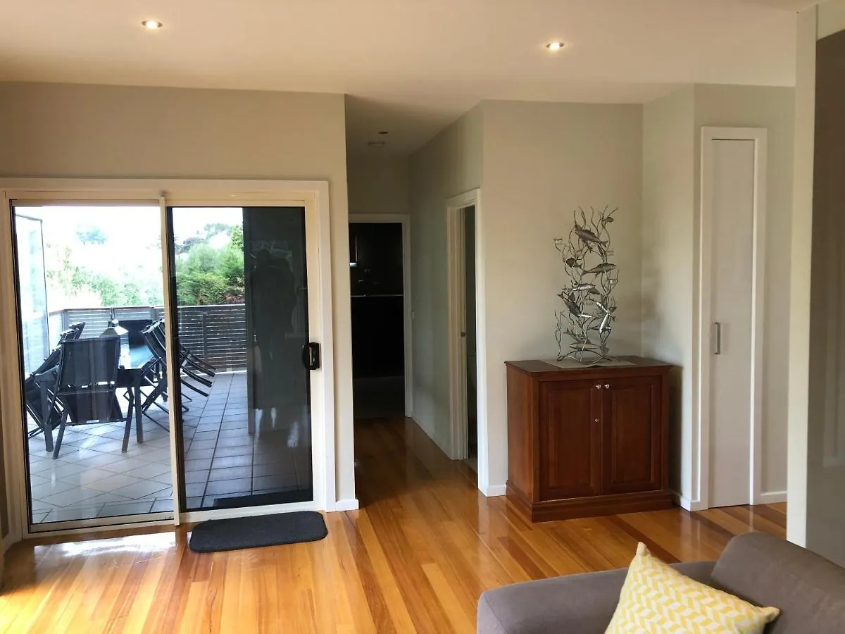 Grand Escape Mckenzie - Solar Heated Pool Wifi, Netflix 5 Bdrm 4bthrm, Free 8kw Ev Chging Casa de Férias *