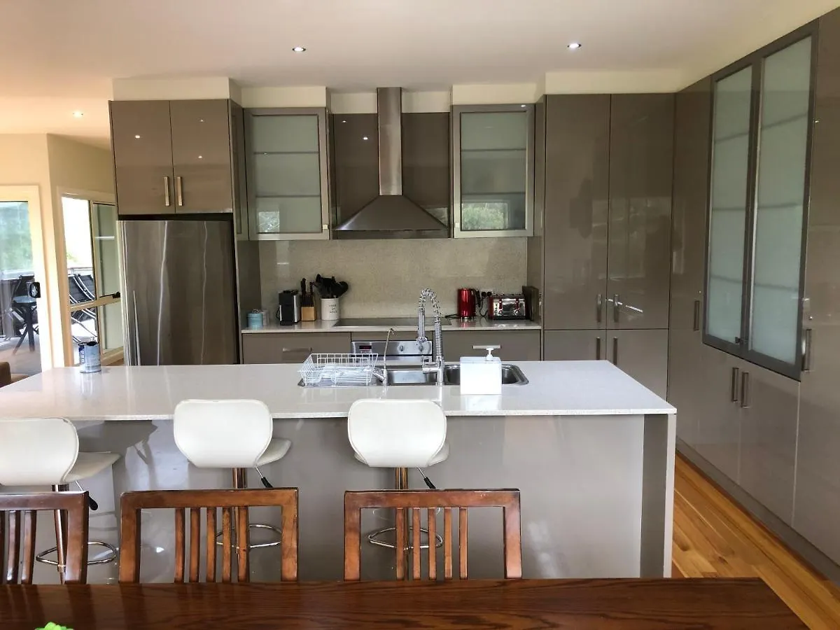 Grand Escape Mckenzie - Solar Heated Pool Wifi, Netflix 5 Bdrm 4bthrm, Free 8kw Ev Chging