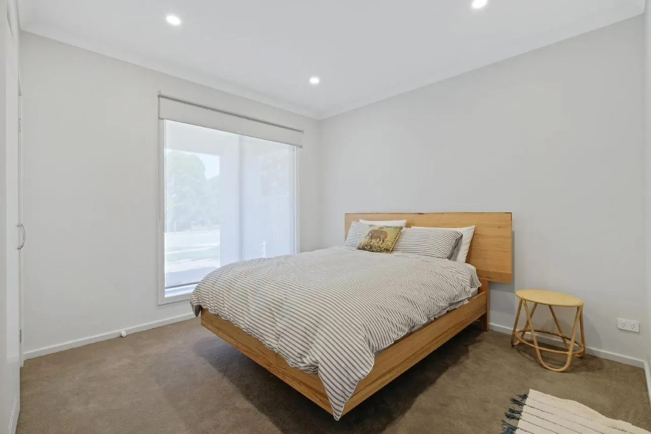 6 Blossom Rd