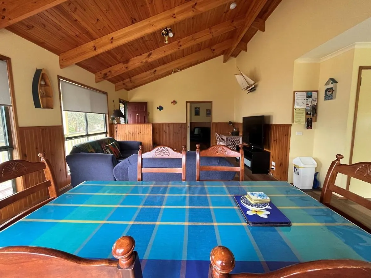 2 Roydon Road Holiday home Cowes