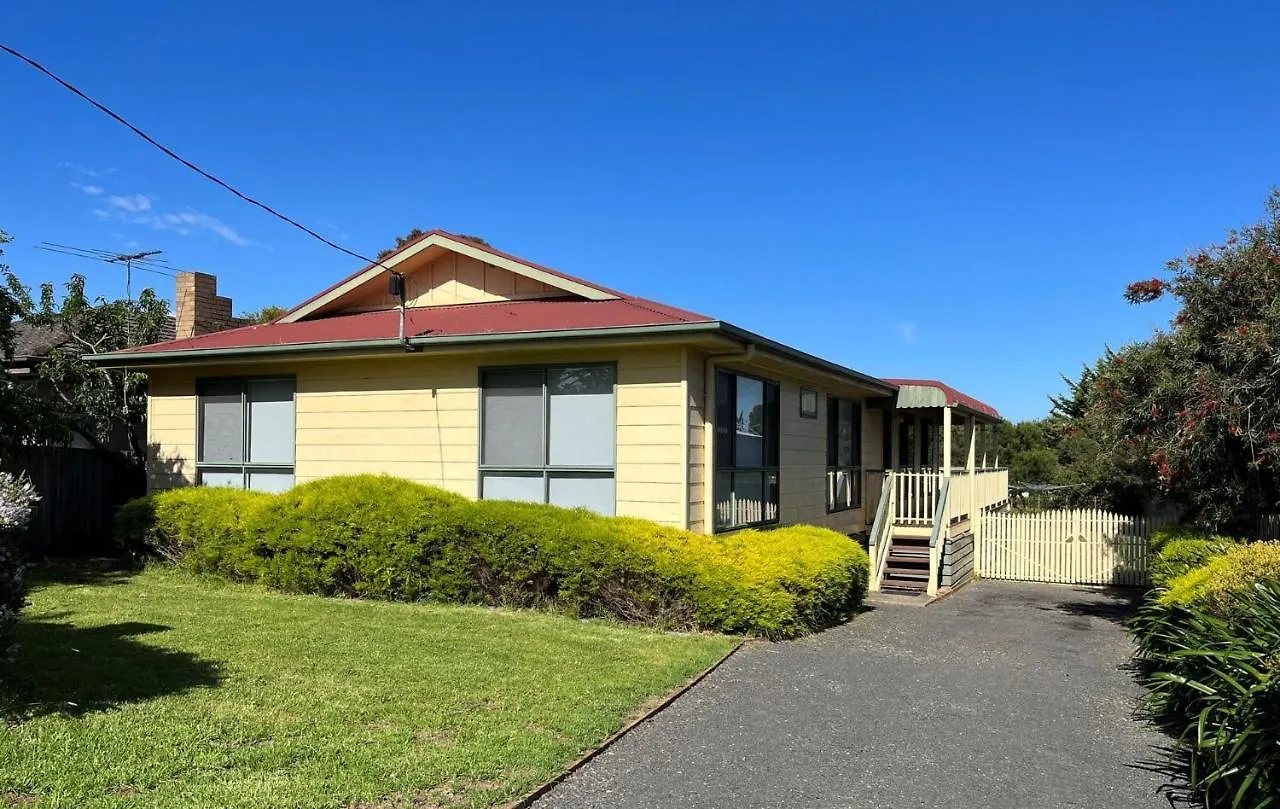 Holiday home 2 Roydon Road