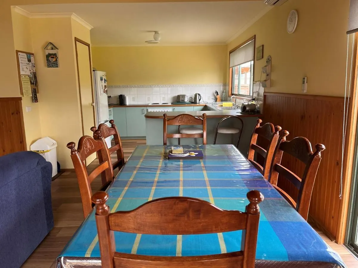2 Roydon Road Holiday home