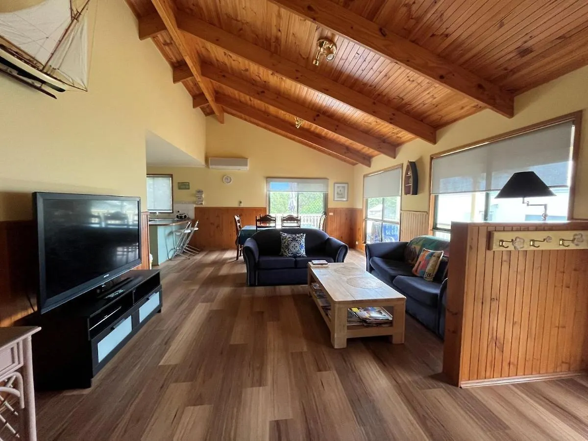 2 Roydon Road Holiday home Cowes