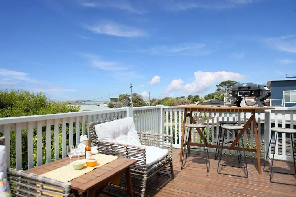 Blue Bay View Surf & Sauna Vakantiehuis *