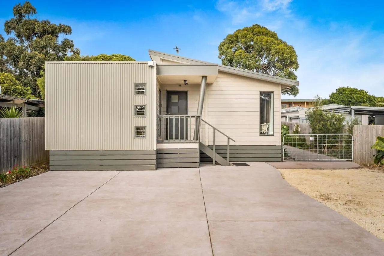 3 Plover St, *