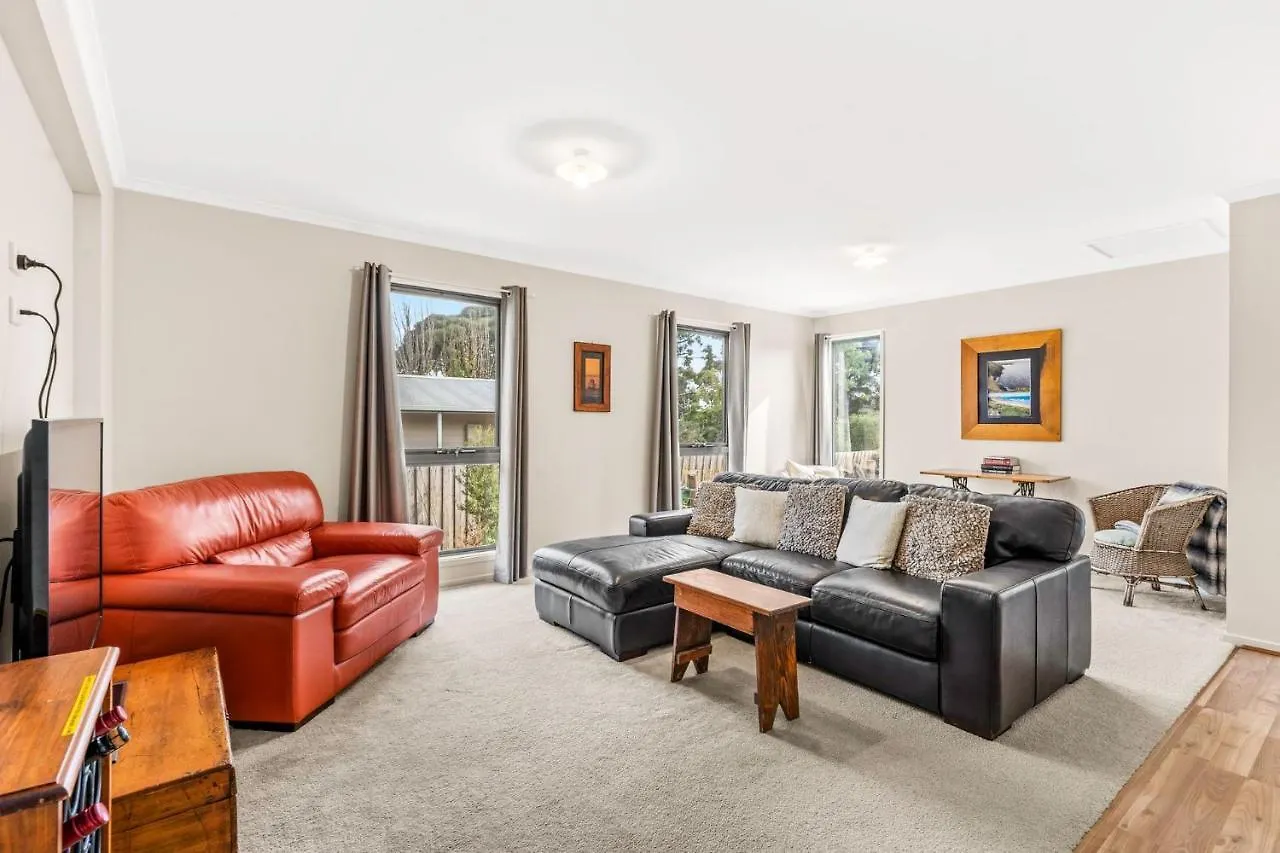 3 Plover St, * Cowes
