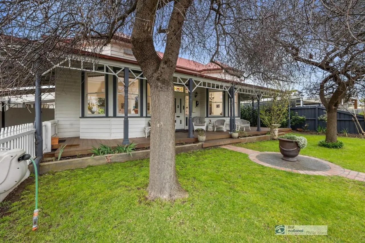Federation House On Genesta St