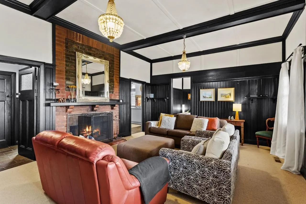 펜션 Charm - Coastal Comforts And Country Views