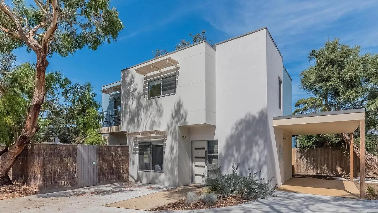 1-6 Broughton Avenue, * Cowes