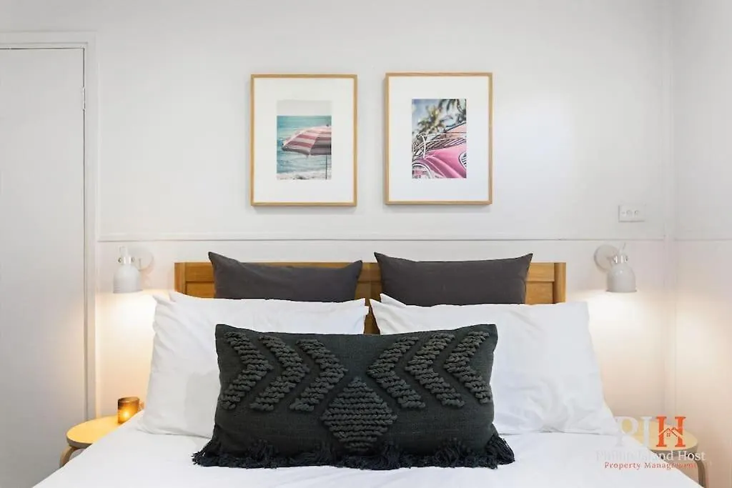 Couples Retreat With Ocean View Sunset Strip