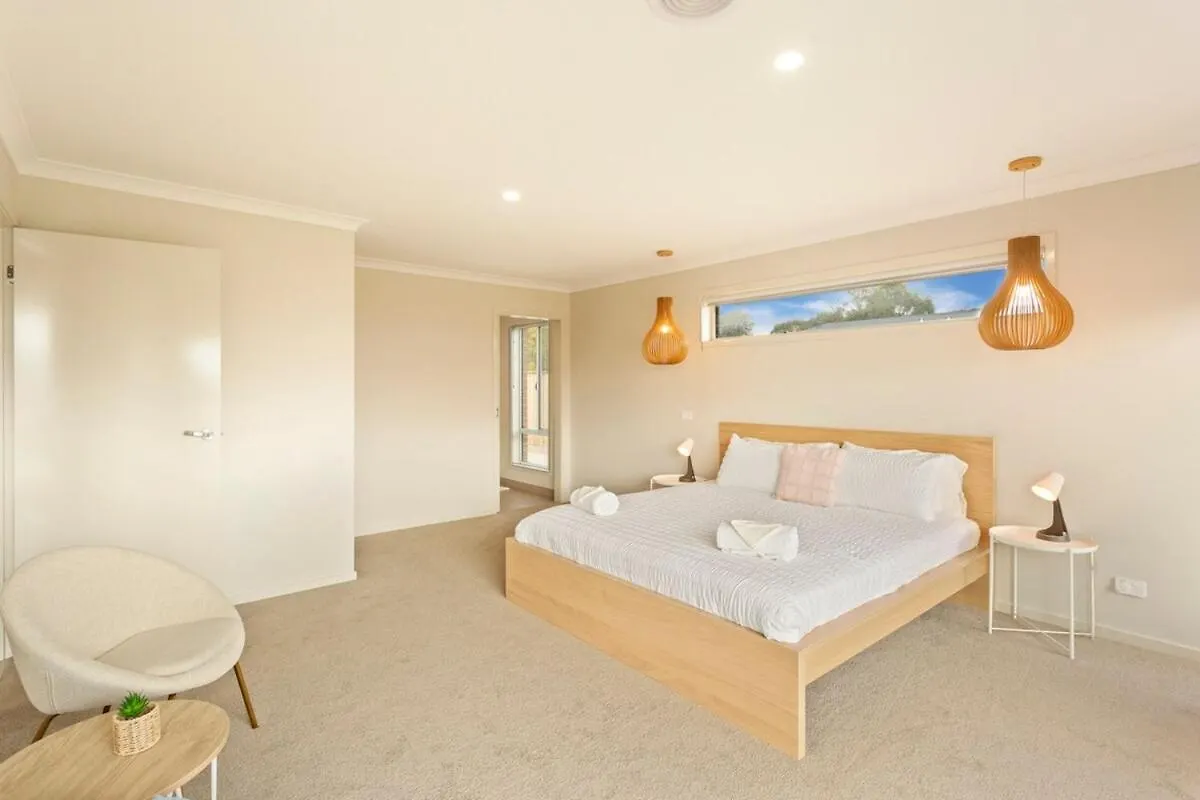 Elegant & Cozy Island Escape Near Downtown & Holiday home Cowes