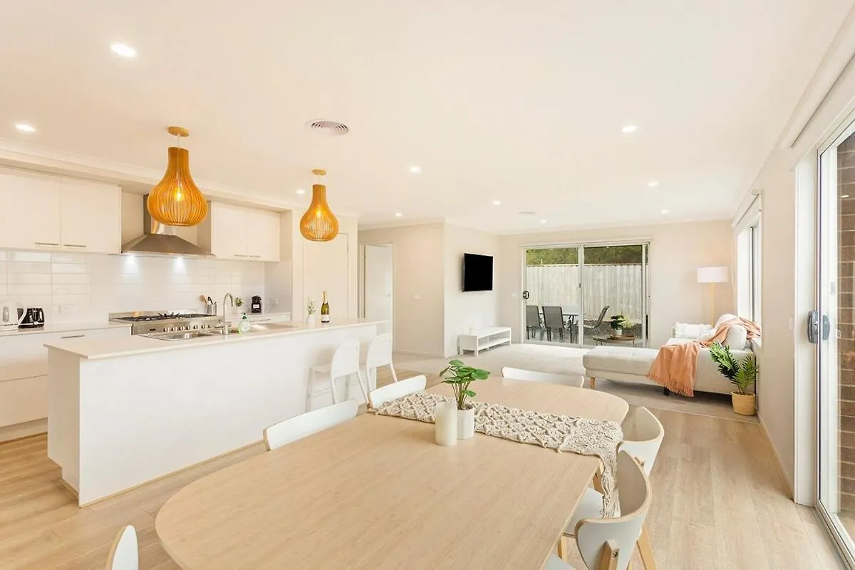 Elegant & Cozy Island Escape Near Downtown & Holiday home