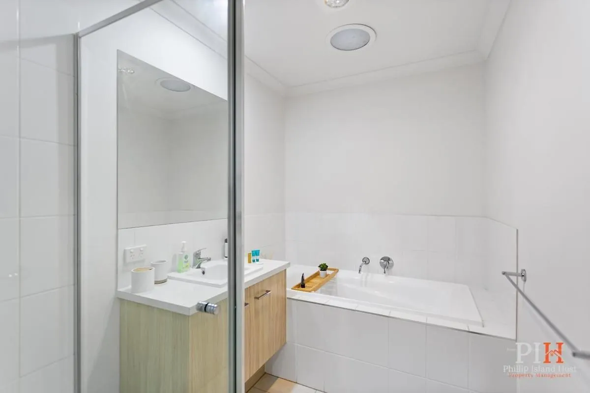 Spacious 4-br Family *
