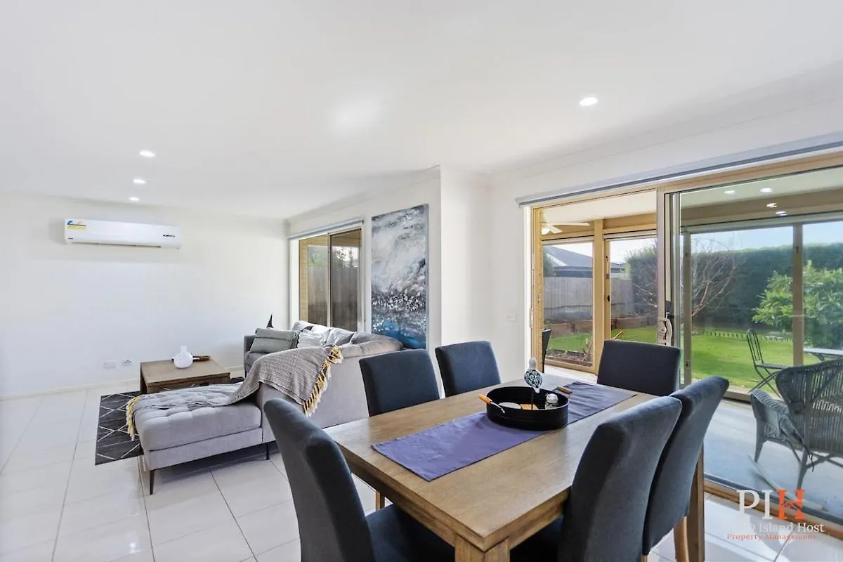 Spacious 4-br Family Cowes