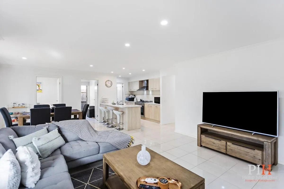 Spacious 4-br Family *