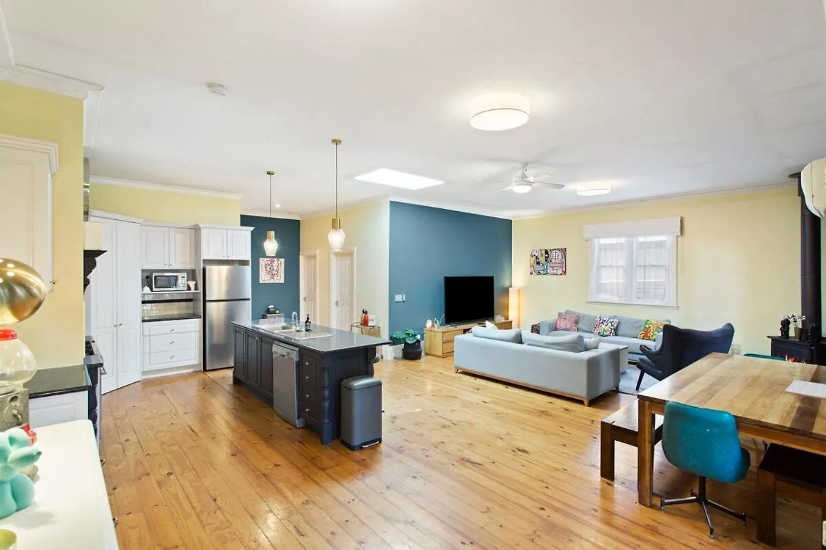 4-bed 3-bath Sunset Haven